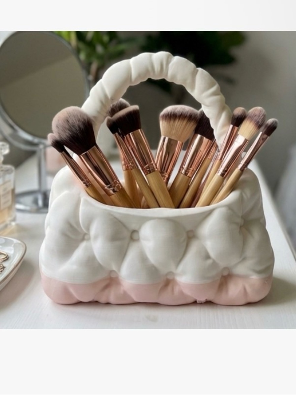 Source Unknown White and Light Pink Quilted Makeup Brush Holder Bag